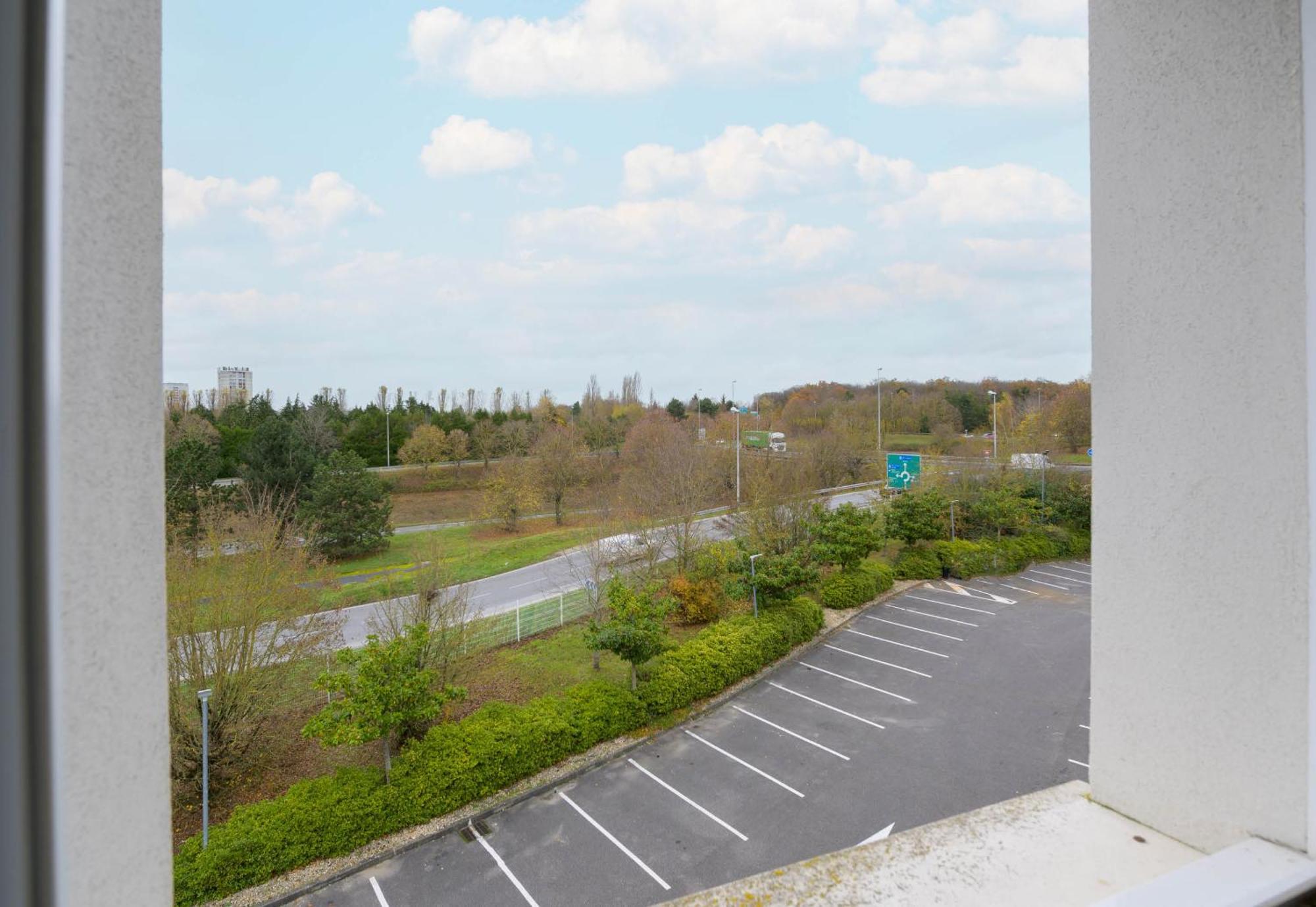 B&B Hotel Creil Chantilly Экстерьер фото