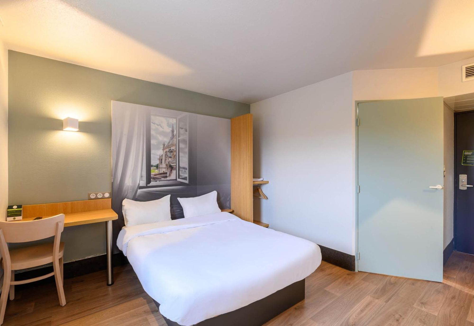 B&B Hotel Creil Chantilly Экстерьер фото